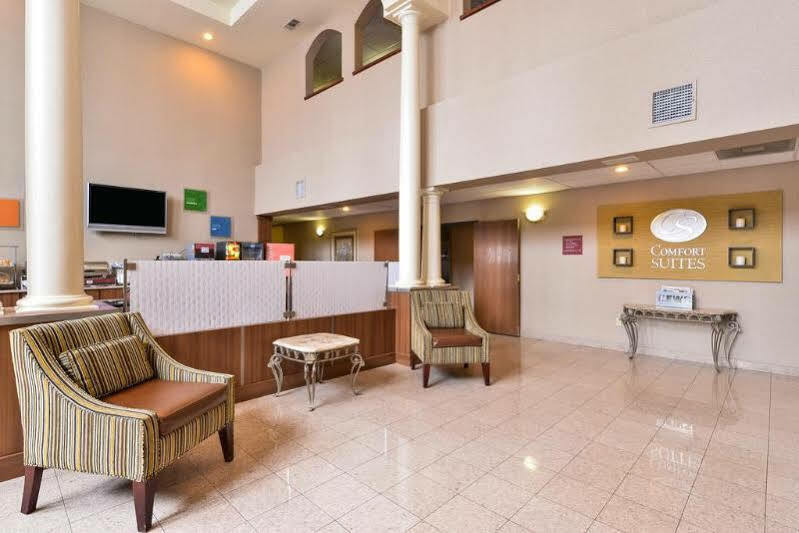 Comfort Worth North Fossil Creek Hotel 2*